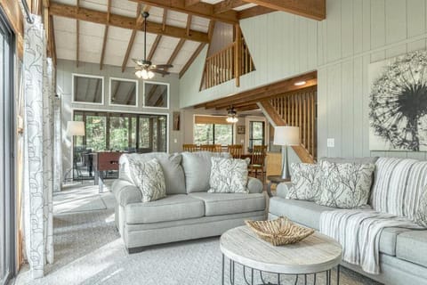 Powderhorn Lakefront chalet by Sarah Bernard with Private Dock and Fire Pit Chalet in Innsbrook