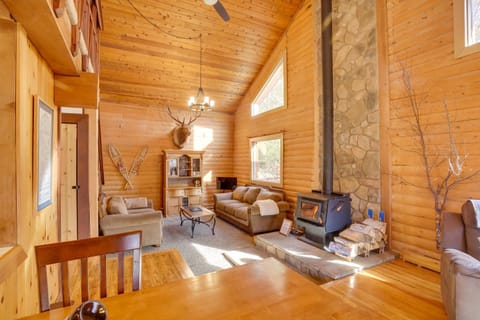 Log Cabin Rental in Eagle River Pets Welcome! Haus in Anchorage