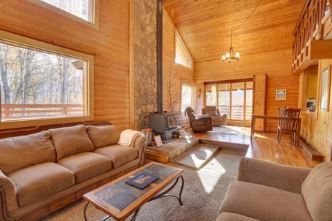 Log Cabin Rental in Eagle River Pets Welcome! House in Anchorage