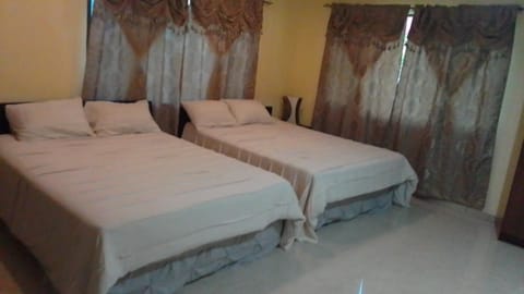 KumarVacation Martintar 70 Gray Unit 1 House in Nadi