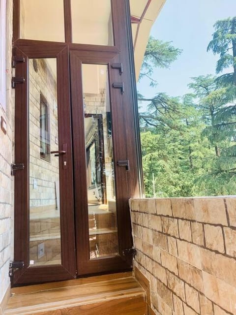 GRAND LUXURY HOME.great Location and amenities Eigentumswohnung in Shimla