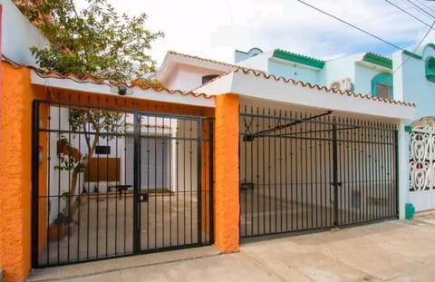 Property building, Facade/entrance, Day