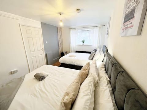 Beautiful Modern Apt (Sleeps 5) Apartment in Croydon
