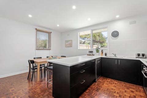 Surfside Casa in Point Lonsdale