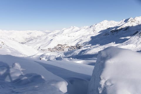 Skiing, Mountain view