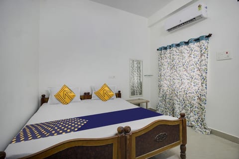 OYO Homes SRI MAHALAXMI LODGE Bed and Breakfast in Telangana