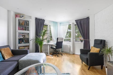 Alby flexible checkin Apartamento in Stockholm