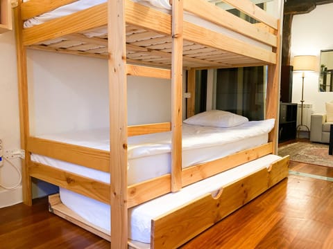 Bedroom, bunk bed