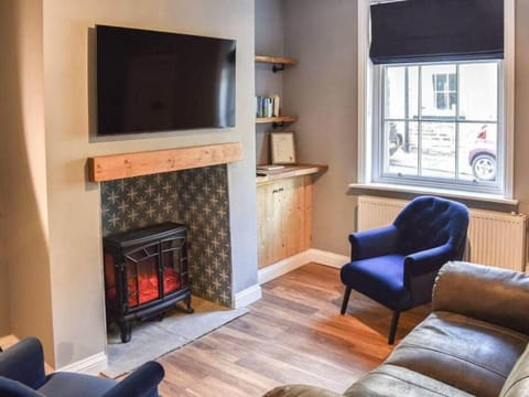 Cosy 2 bedroom Cottage in a World Heritage Village House in Bradford