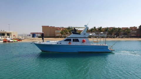 منتجع شاطئ الدولفين للإيواء السياحي Resort in Al Madinah Province