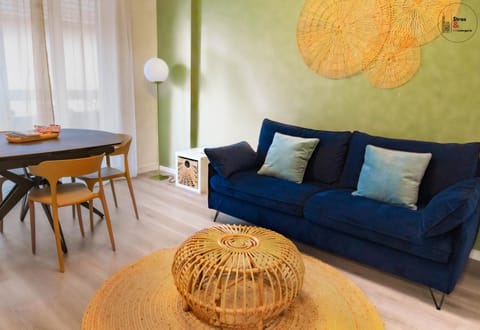 Chez la Clo' - joli 2 pièces, parking gratuit, accès direct tram 2 min à pied Apartment in Strasbourg