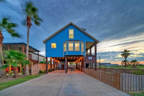 Blue Crush by AvantStay Golf Cart Zone Sauna Casa in Port Aransas