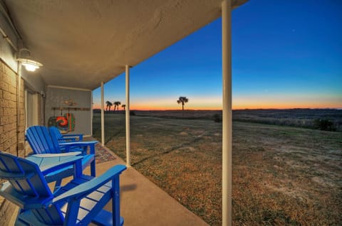 Cravin Waves by AvantStay Golf Cart Zone View House in Port Aransas