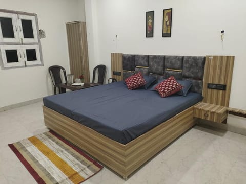 Atithyam Homes, Mahadev ki nagri Vacation rental in Varanasi