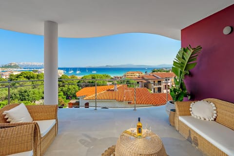 Natural landscape, Balcony/Terrace, Sea view