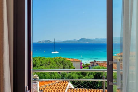 Natural landscape, Balcony/Terrace, Sea view