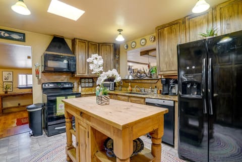 Pet-Friendly Las Cruces Home with Private Pool House in Las Cruces