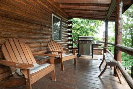 Your Charming Retreat near Branson Landing House in Hollister
