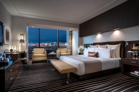 View (from property/room), Seating area, Bedroom, City view, City view