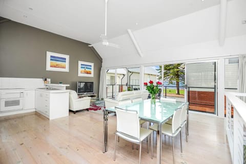 Fantastic Beachside Townhouse Maison in Victor Harbor