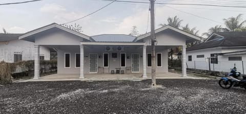 TEJAH HOMESTAY Casa in Johor Bahru