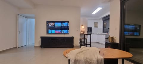 Amazing apartment Condo in Tel Aviv District