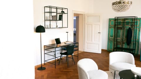 Lio Suite Design Apartment Balkon Netflix Parken Wohnung in Minden