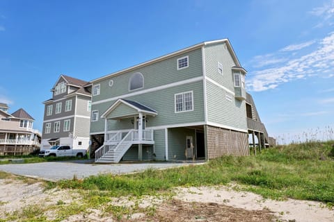 Surfers Delight House in North Topsail Beach
