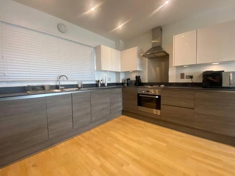 Stunning 2 Bedroom Apartment Apartment in Croydon