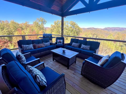 Lazy Bear Lodge cabin Maison in Sevier County