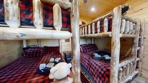 Lazy Bear Lodge cabin Casa in Sevier County