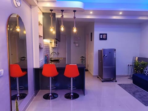 Elegant Xanadu Studio 604 -Pool, Airport, CC2 Mall Apartamento in Kolkata