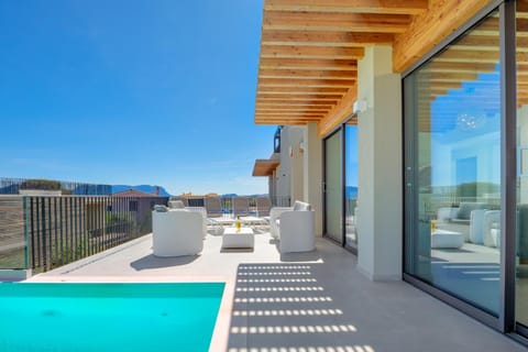 Patio, Balcony/Terrace, Pool view, Swimming pool