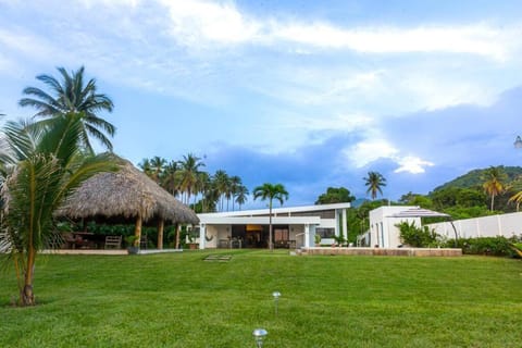 Ayanna Beach Home House in La Libertad Department, El Salvador