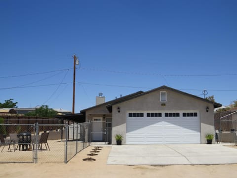 Property building, Day, Street view