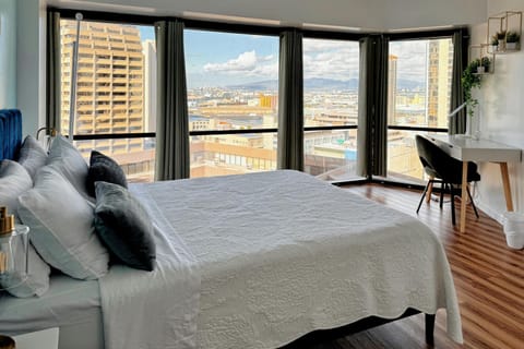 View (from property/room), Bedroom, Mountain view