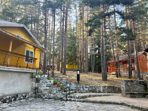 Почивна база Пиринпласт House in Blagoevgrad Province