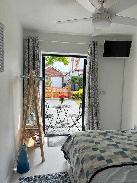 The Whitstable, Tankerton Bolt Hole Apartment in Whitstable