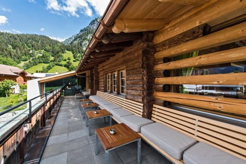 Lounge or bar, Mountain view