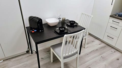 Apartment Küche Arbeitsplatz Netflix WLan Barrierefrei Condo in Augsburg