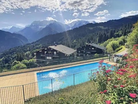 Appartement montagnard avec vue sur le Mont-Blanc Condo in Saint-Gervais-Bains