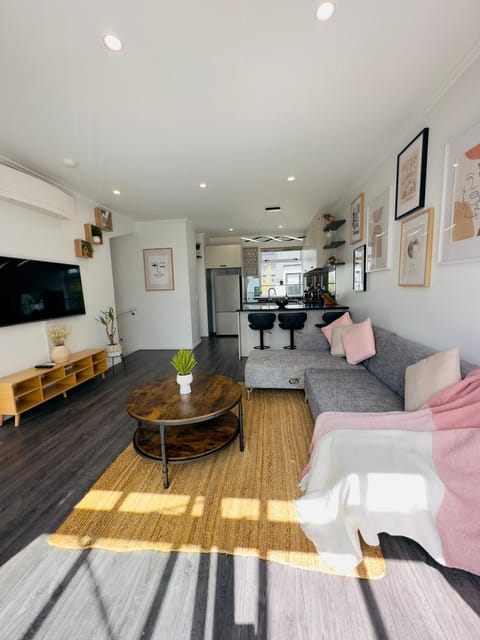 Plush 3 bedroom property in Hobsonville Apartamento in Auckland