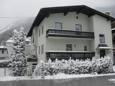 Property building, Winter