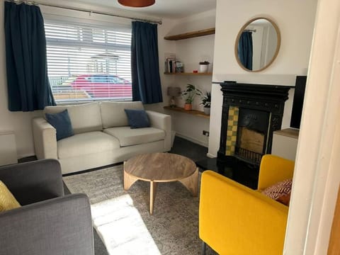 Revamped Holywood town centre house Wohnung in Belfast
