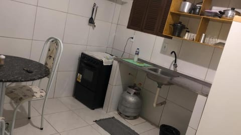 Kitnet para 5 pessoas com cozinha perto do aeroporto House in Natal