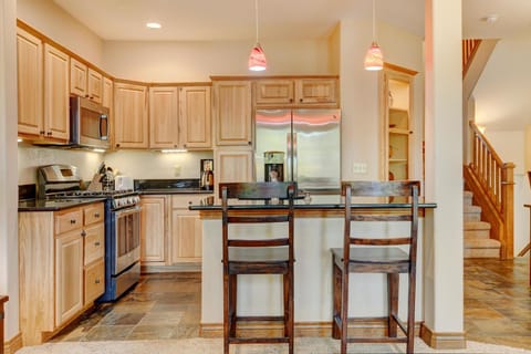 Kitchen or kitchenette, dishwasher, minibar, pet friendly, stove, toaster