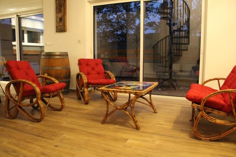 Living room, Lounge or bar, Seating area