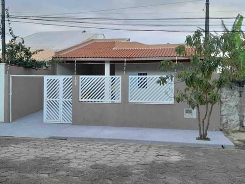 Casa Peruíbe - Ótima localização House in Peruíbe