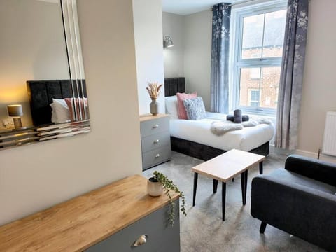 Carvetii - ANNE House Room 3 - Triple bed first flr en-suite Condo in Carlisle