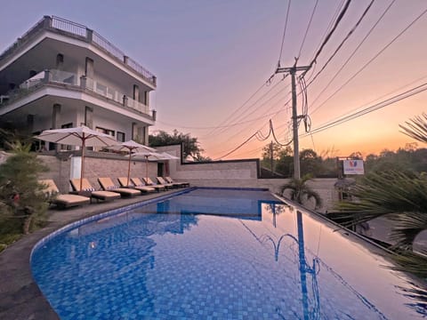 Property building, Swimming pool